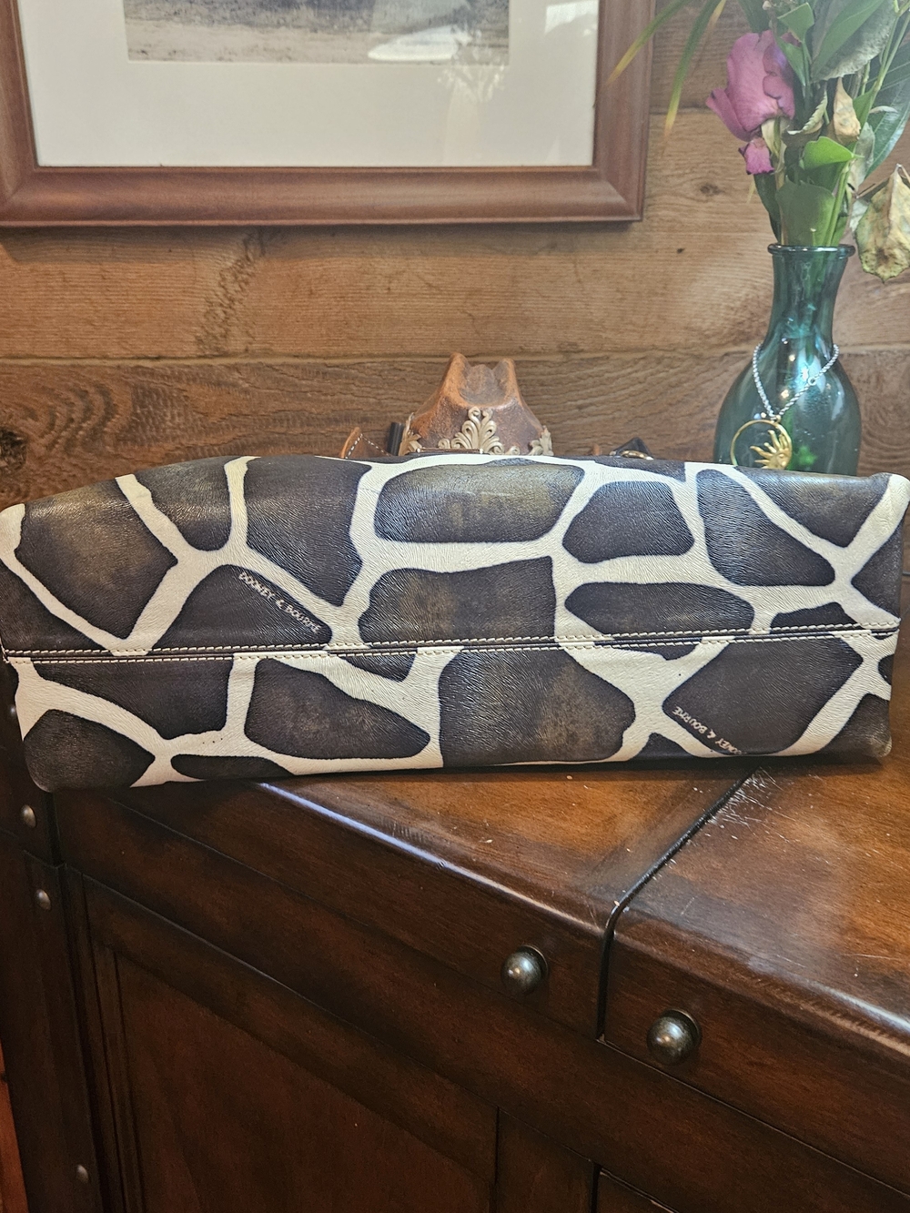 Vintage Dooney & Bourke Black and Cream Giraffe-Print Shoulder Bag - Picture 5 of 7